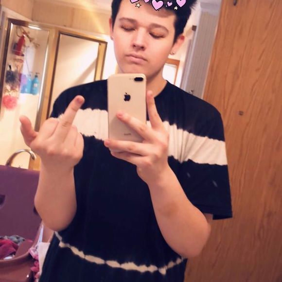 Meet your Posher, Gavin - Picture 1 of 1